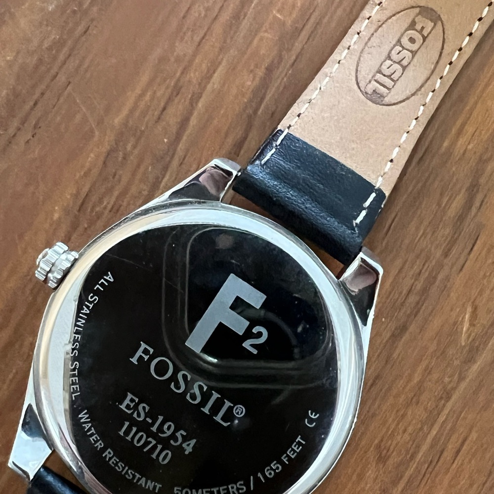 Fossil Watch - Unique Water Droplet face design with Crystal Accents. - Picture 7 of 12